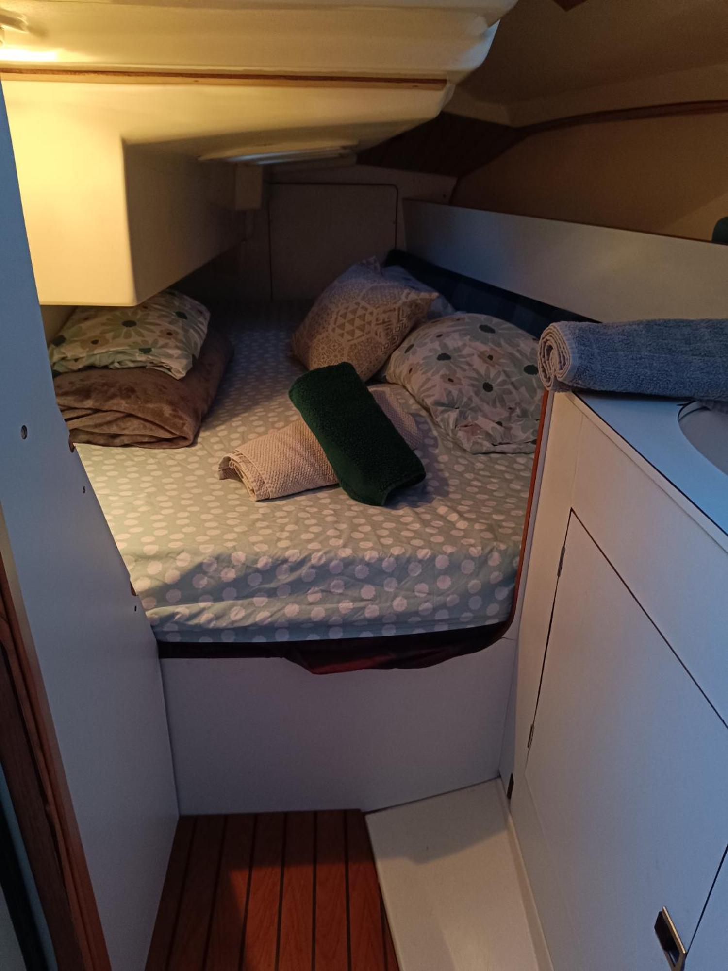 Experience On A Sailboat To Sleep Hotel Sant Adria de Besos Ngoại thất bức ảnh