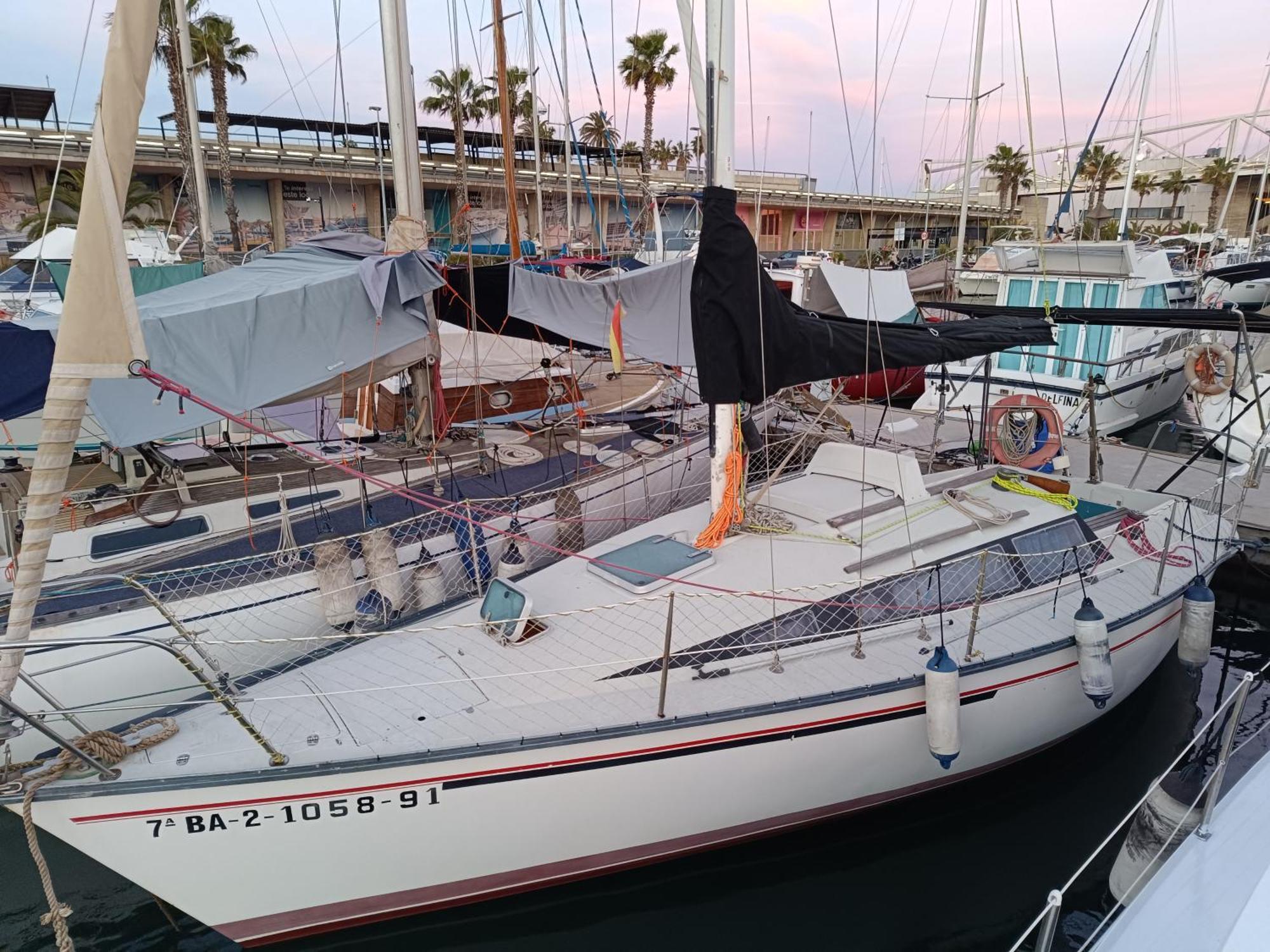 Experience On A Sailboat To Sleep Hotel Sant Adria de Besos Ngoại thất bức ảnh