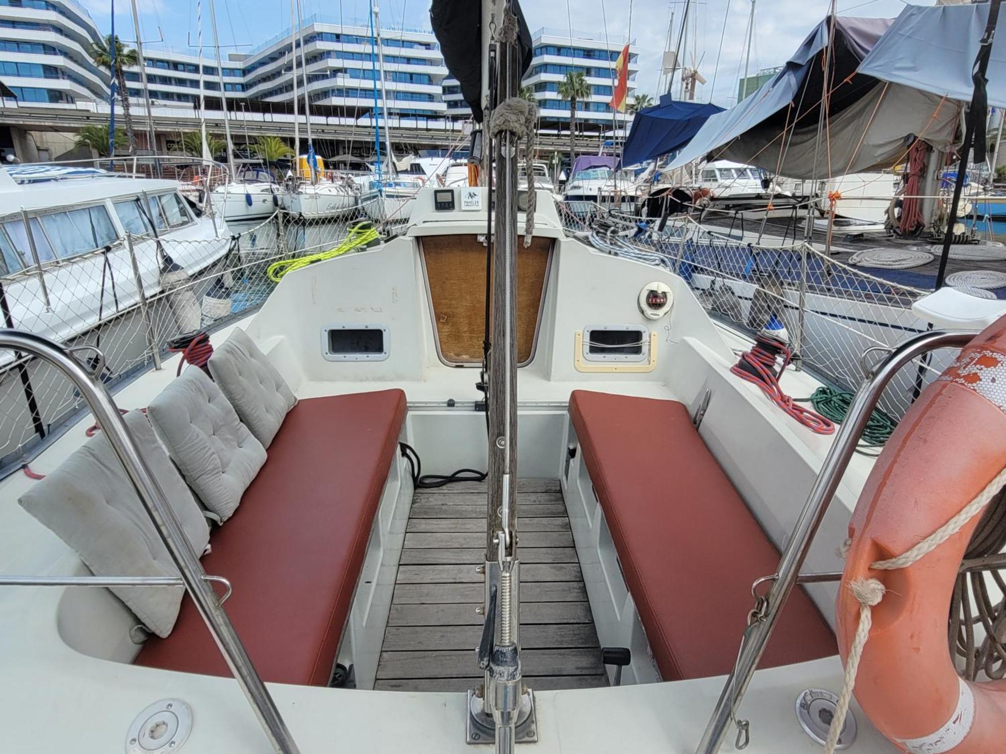 Experience On A Sailboat To Sleep Hotel Sant Adria de Besos Ngoại thất bức ảnh
